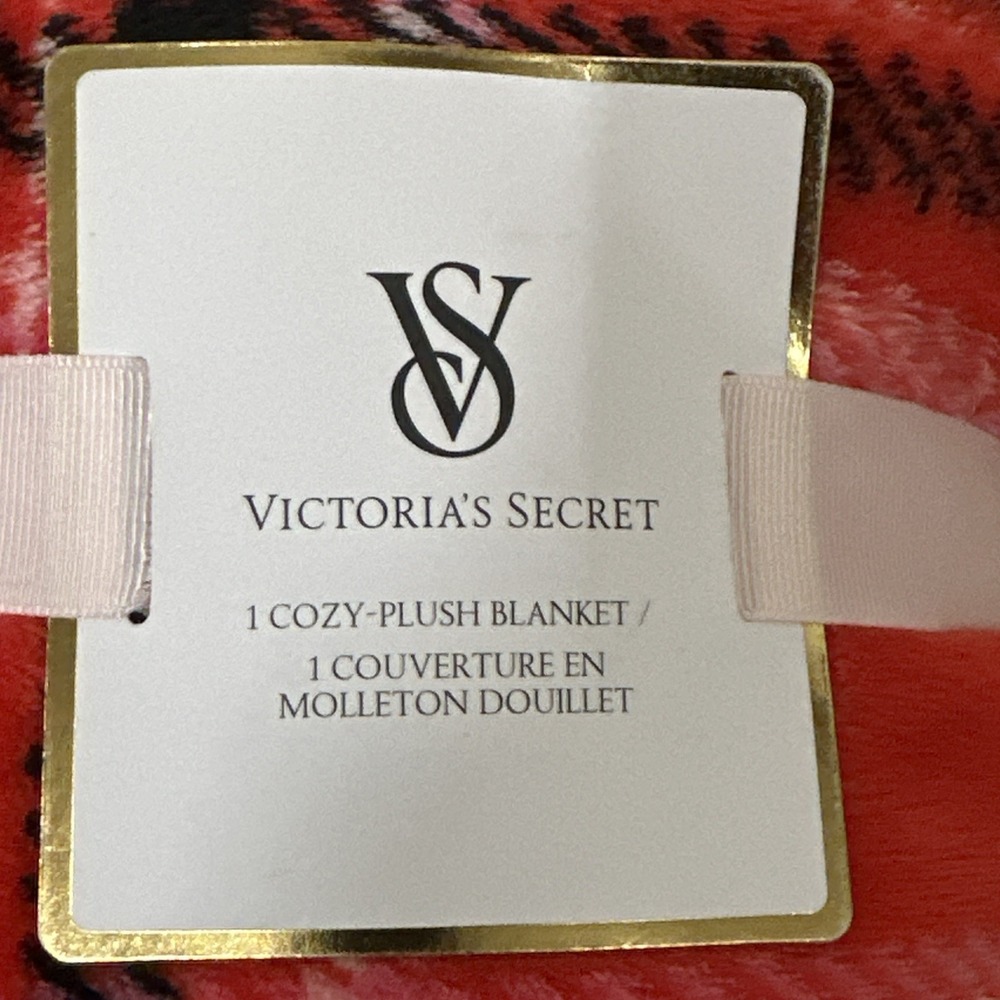 Victoria's Secret Plush Sherpa Cozy Fleece Throw Blanket Red Plaid Holiday 2024 - Picture 3 of 4
